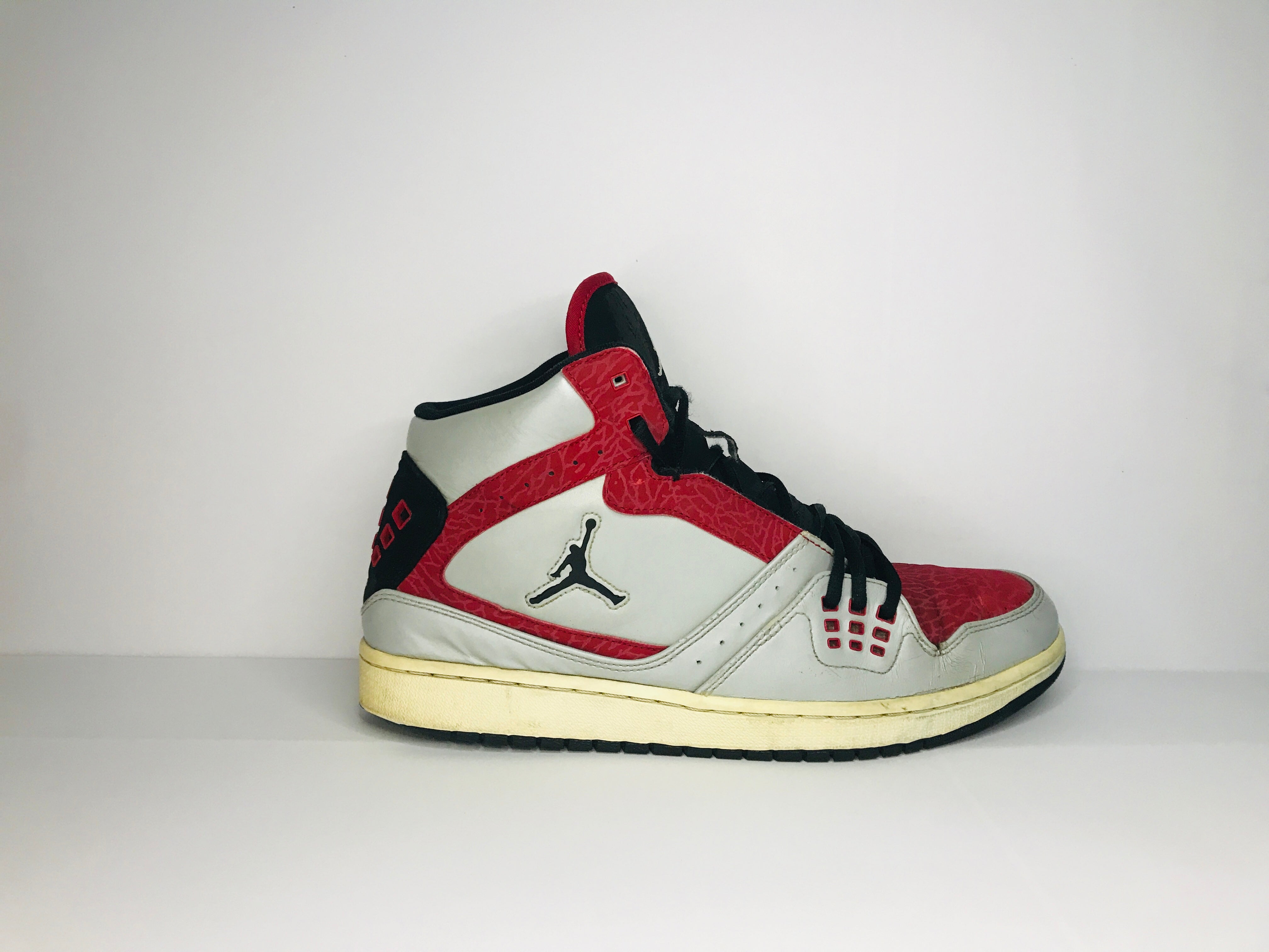 Nike Air Jordan  Red Cement